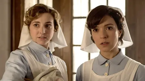 Anna Moliner y Verónica Sánchez en 'Tiempos de guerra' Anna Moliner y Verónica Sánchez en 'Tiempos de guerra'