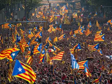 Independentistas catalanes durante una manifestación en Barcelona Independentistas catalanes durante una manifestación en Barcelona