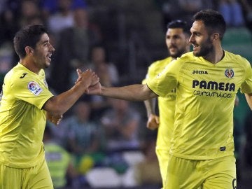 Los jugadores del Villarreal celebran el gol en Liga Los jugadores del Villarreal celebran el gol en Liga