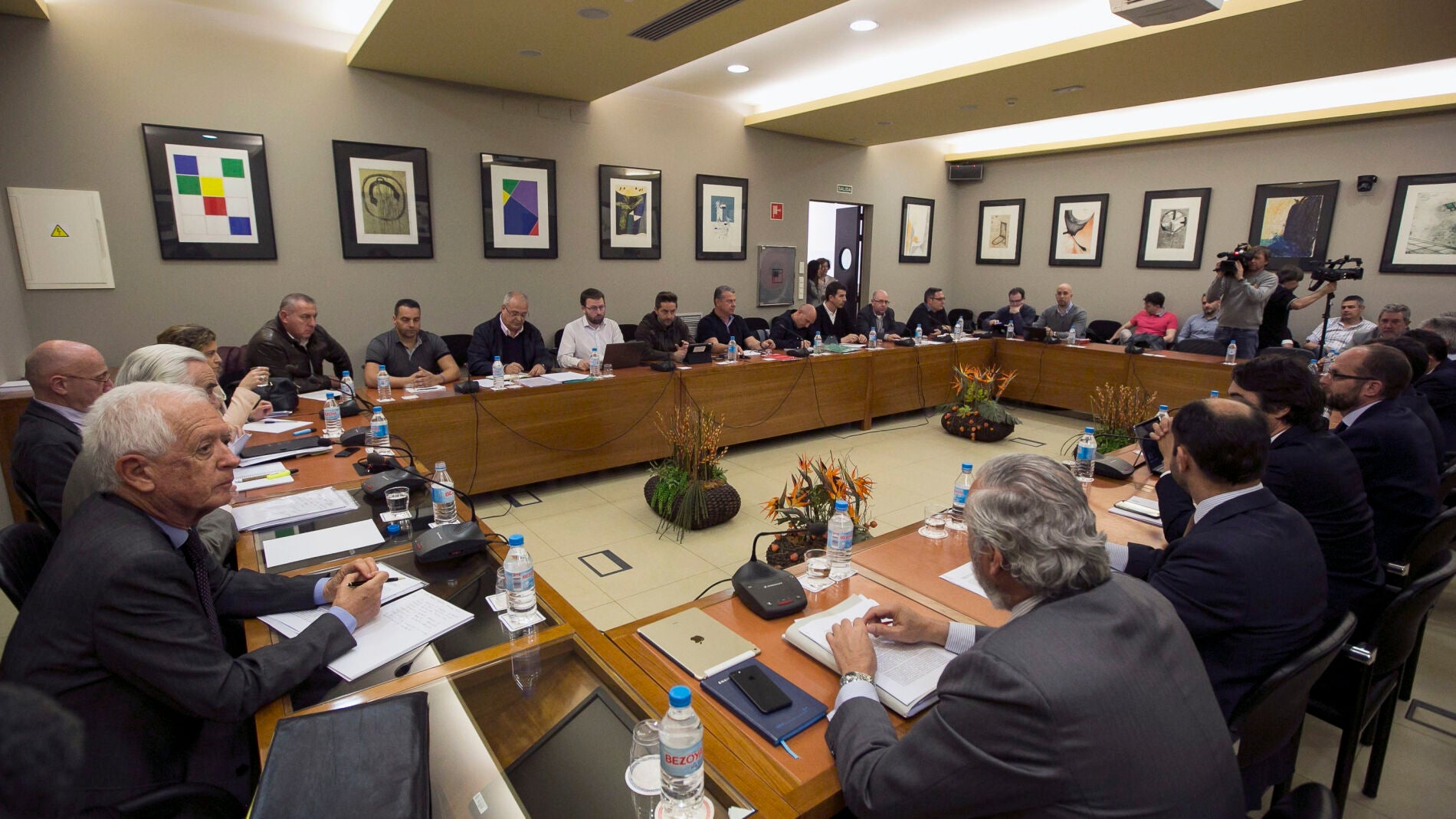 Un momento de una reuni&oacute;n de representantes de la patronal y de los sindicatos de los estibadores en Madrid. 
