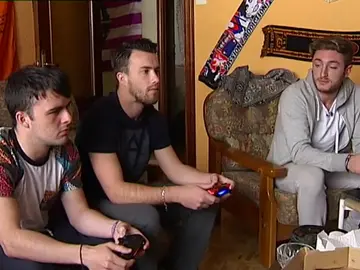 Jóvenes españoles convertidos en 'ninis' Jóvenes españoles convertidos en 'ninis'