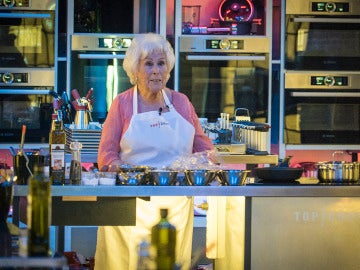 Ana, la ‘abuela de España’, llega arrasando a las cocinas de ‘Top Chef’