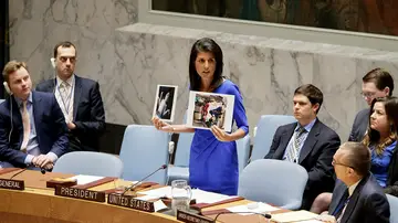 Nkki Haley muestra imágenes de niños afectados por el ataque Nkki Haley muestra imágenes de niños afectados por el ataque