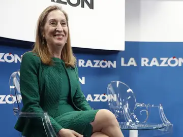 Ana Pastor participa en el foro del diario La Razón Ana Pastor participa en el foro del diario La Razón