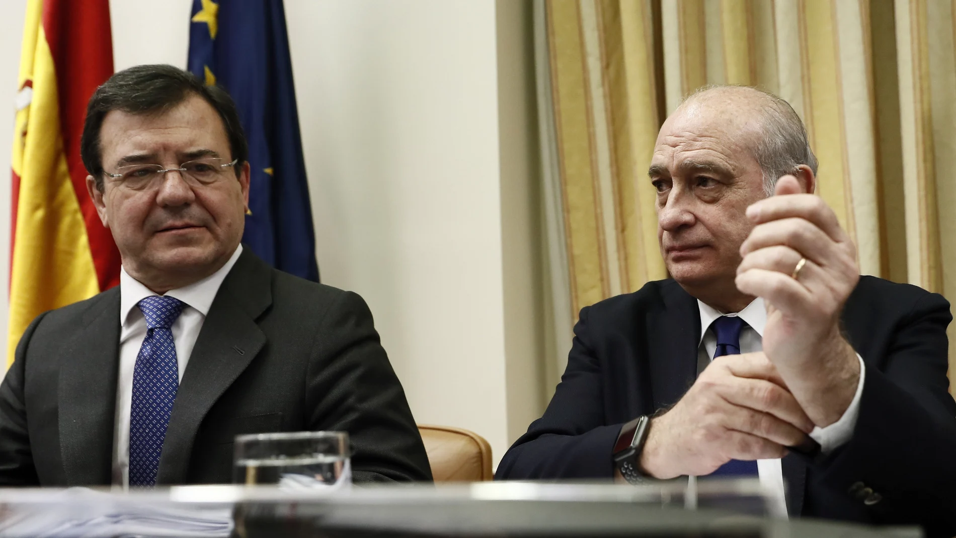 El diputado del Partido Popular, Francisco Molinero Hoyos, y el exministro del Interior, Jorge Fernández Díaz El diputado del Partido Popular, Francisco Molinero Hoyos, y el exministro del Interior, Jorge Fernández Díaz