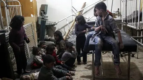 Niños afectados por el ataque químico en Siria Niños afectados por el supuesto ataque químico en Siria