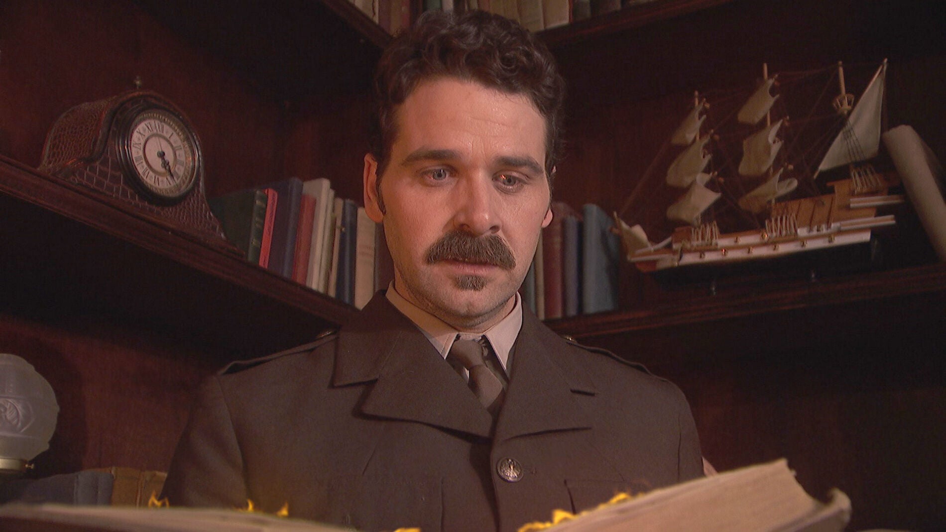 &iquest;Ha embrujado alguien a Crist&oacute;bal Garrigues?