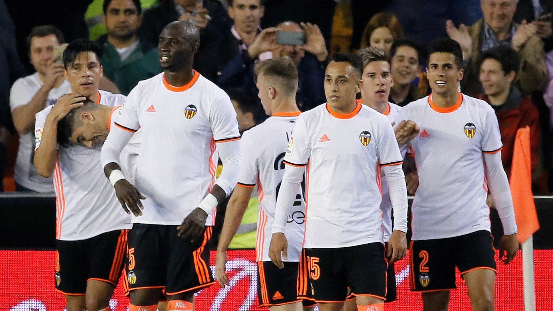 Los jugadores del Valencia celebran un gol en Mestalla Los jugadores del Valencia celebran un gol en Mestalla