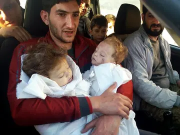 Abdel Hameed al-Youssef junto a sus hijos Abdel Hameed al-Youssef junto a sus hijos