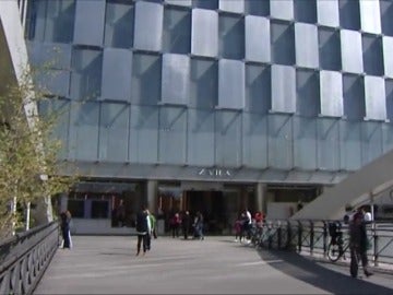 Frame 4.952222 de: Abre en Madrid la tienda de Zara más grande y coeficiente del mundo Frame 4.952222 de: Abre en Madrid la tienda de Zara más grande y coeficiente del mundo