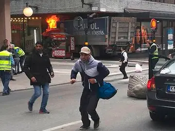 Un camión arrolla a varias personas en Estocolmo Un camión arrolla a varias personas en Estocolmo