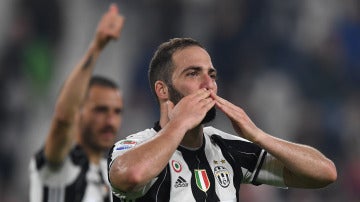 Higuaín celebra un gol con la Juventus de Turín