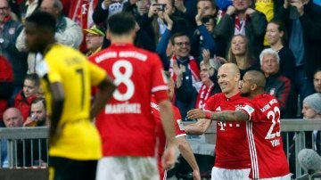 El Bayern de Múnich celebrando un gol al Dortmund