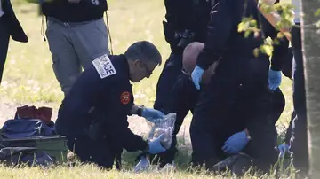 Los gendarmes analizan los zulos señalados por ETA Los gendarmes analizan los zulos señalados por ETA