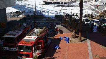 Un incendio destruye cuatro barcos en el Port Fórum de Sant Adrià del Besós