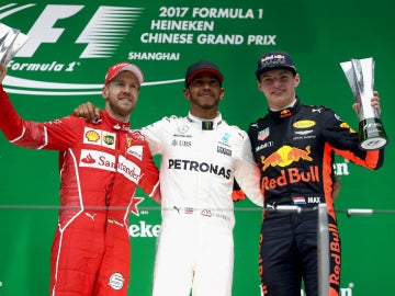 Vettel, Hamilton y Verstappen, en el podio de China
