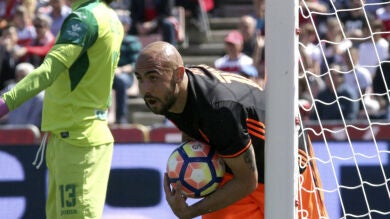 El Valencia hunde aun más al Granada gracias a Zaza y a Santi Mina
