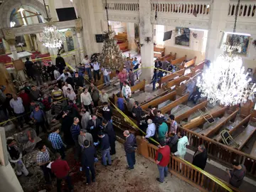 Al menos 25 muertos en un atentado contra una Iglesia al norte de El Cairo Al menos 25 muertos en un atentado contra una Iglesia al norte de El Cairo