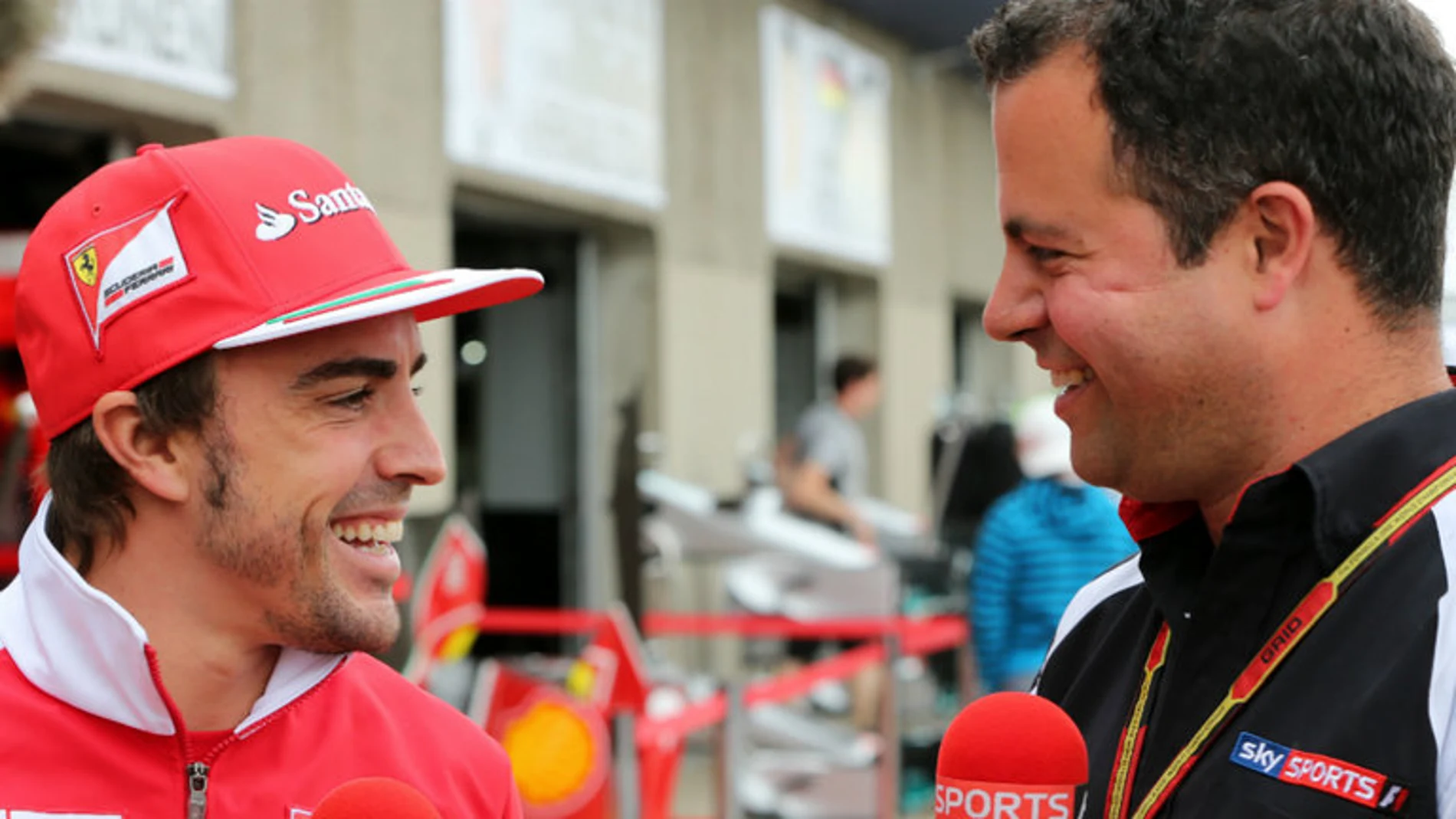 Fernando Alonso, junto a Ted Kravitz, en su época con Ferrari