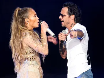 Jennifer Lopez y Marc Anthony, junto sobre el escenario Jennifer Lopez y Marc Anthony, junto sobre el escenario