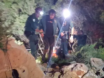 Xisco Gràcia a la salida de la cueva Xisco Gràcia a la salida de la cueva