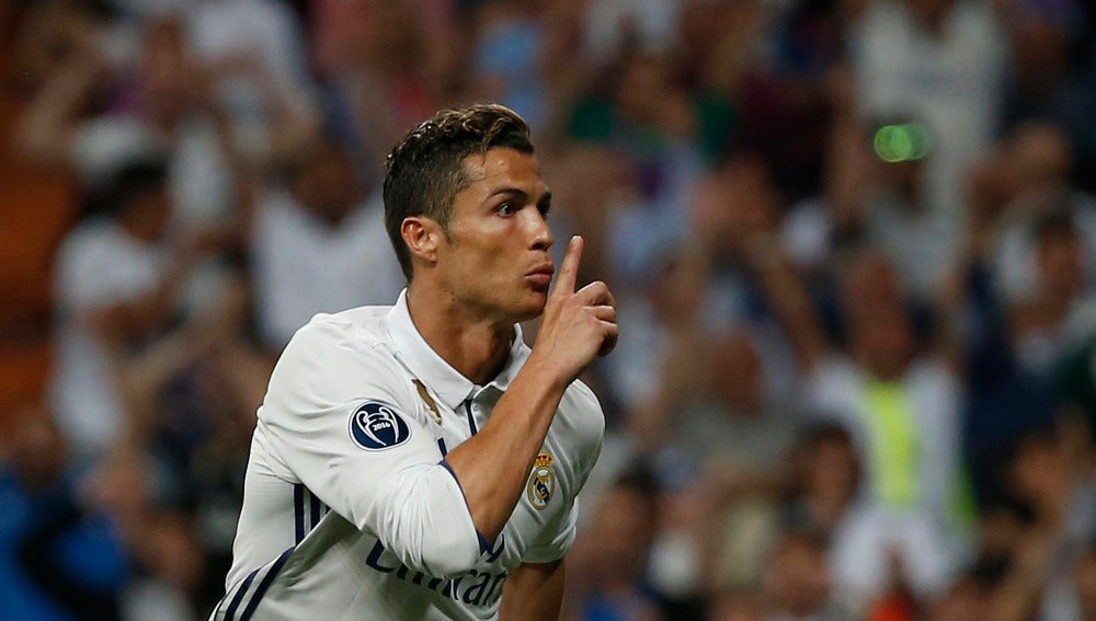 Cristiano Ronaldo manda callar a la afición del Bernabéu