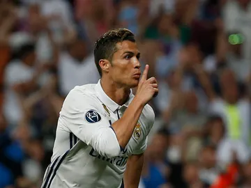 Cristiano Ronaldo manda callar a la afición del Bernabéu Cristiano Ronaldo manda callar a la afición del Bernabéu
