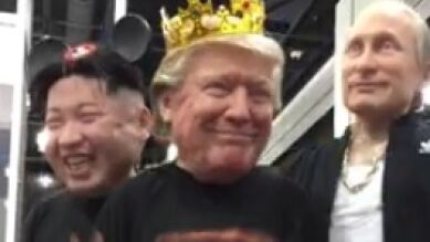 El baile de tres personas con máscaras realistas de Trump, Putin y Kim Jong-un se vuelve viral en las redes