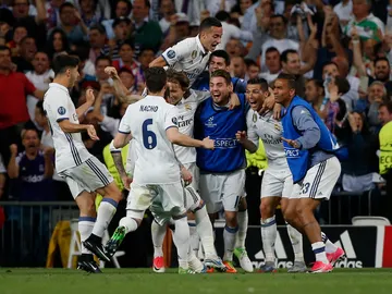 El Real Madrid celebra su pase a semifinales de la Champions League El Real Madrid celebra su pase a semifinales de la Champions League