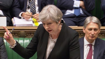 Theresa May durante su intervenci&oacute;n en el Parlamento brit&aacute;nico