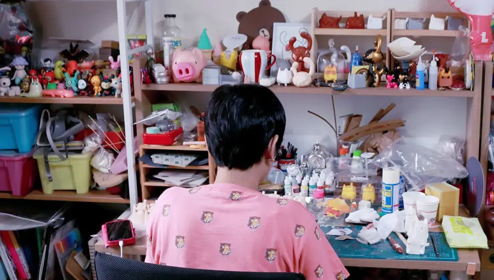 LA ARTISTA TRABAJANDO LA ARTISTA TRABAJANDO