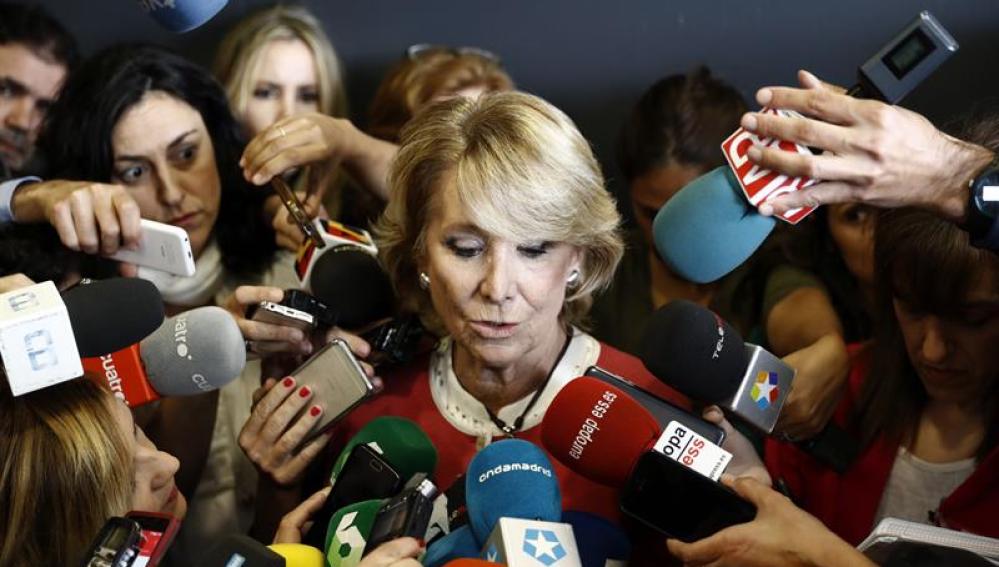 Esperanza Aguirre ante la prensa