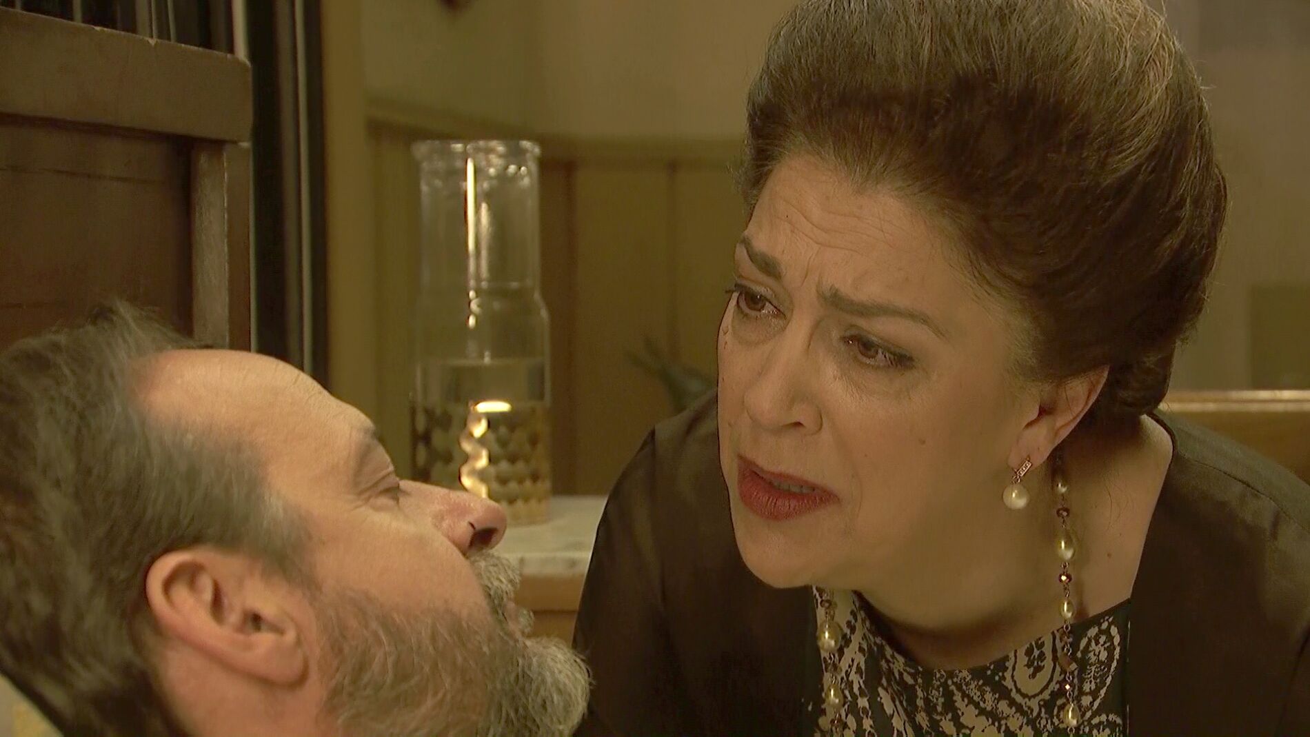Francisca a Raimundo: "&iquest;D&oacute;nde est&aacute; el hombre del que un d&iacute;a me enamor&eacute;?"
