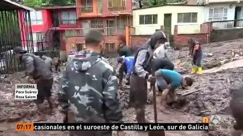 Frame 2.576666 de: Al menos 16 muertos en el deslizamiento de Manizales, en el centro de Colombia Frame 2.576666 de: Al menos 16 muertos en el deslizamiento de Manizales, en el centro de Colombia