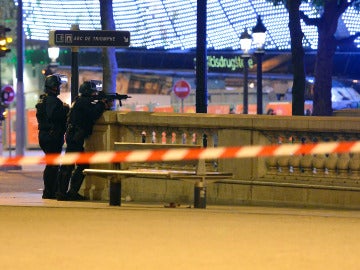 La policía parisina vigila la zona del tiroteo