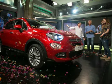 'El Hormiguero 3.0' regala un coche a una chica del público 'El Hormiguero 3.0' regala un coche a una chica del público