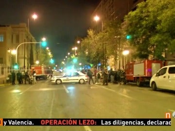 Frame 13.865714 de: Explota una bomba en la sede del Eurobank de Atenas, sin causar víctimas