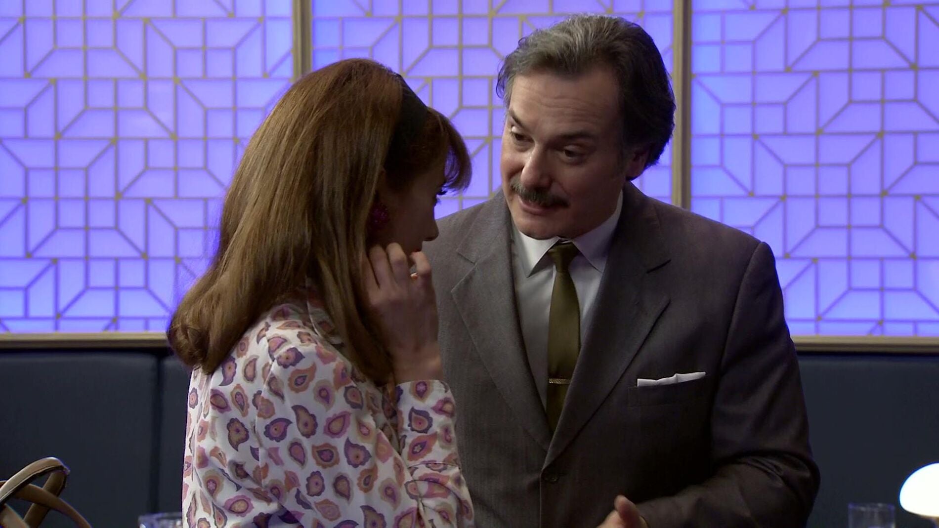 Barrantes consigue llamar la atenci&oacute;n de Henar y le pide una cita