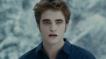 Robert Pattinson como Edward Cullen