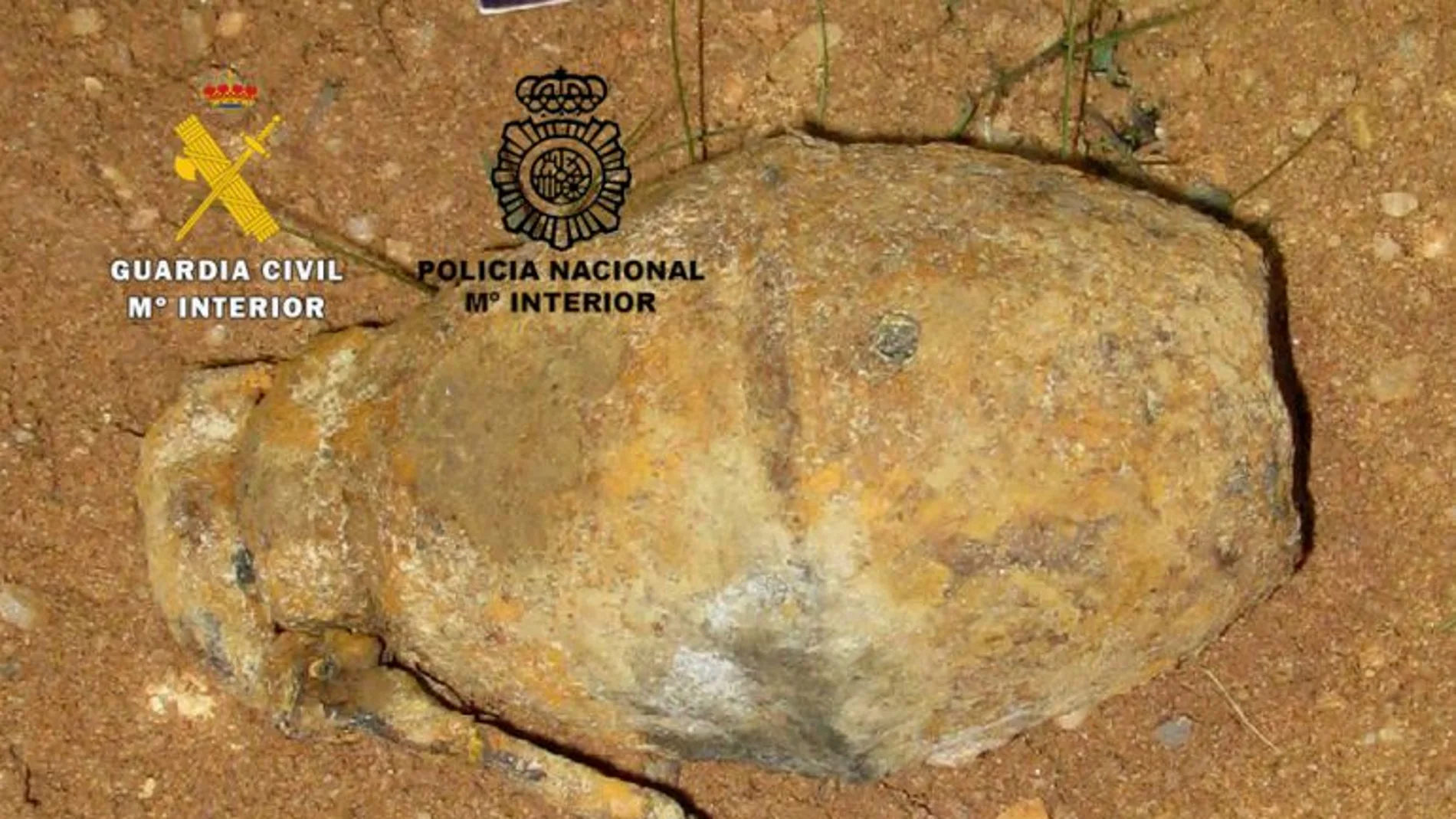 Granada de mano destruida por la Guardia Civil Granada de mano destruida por la Guardia Civil