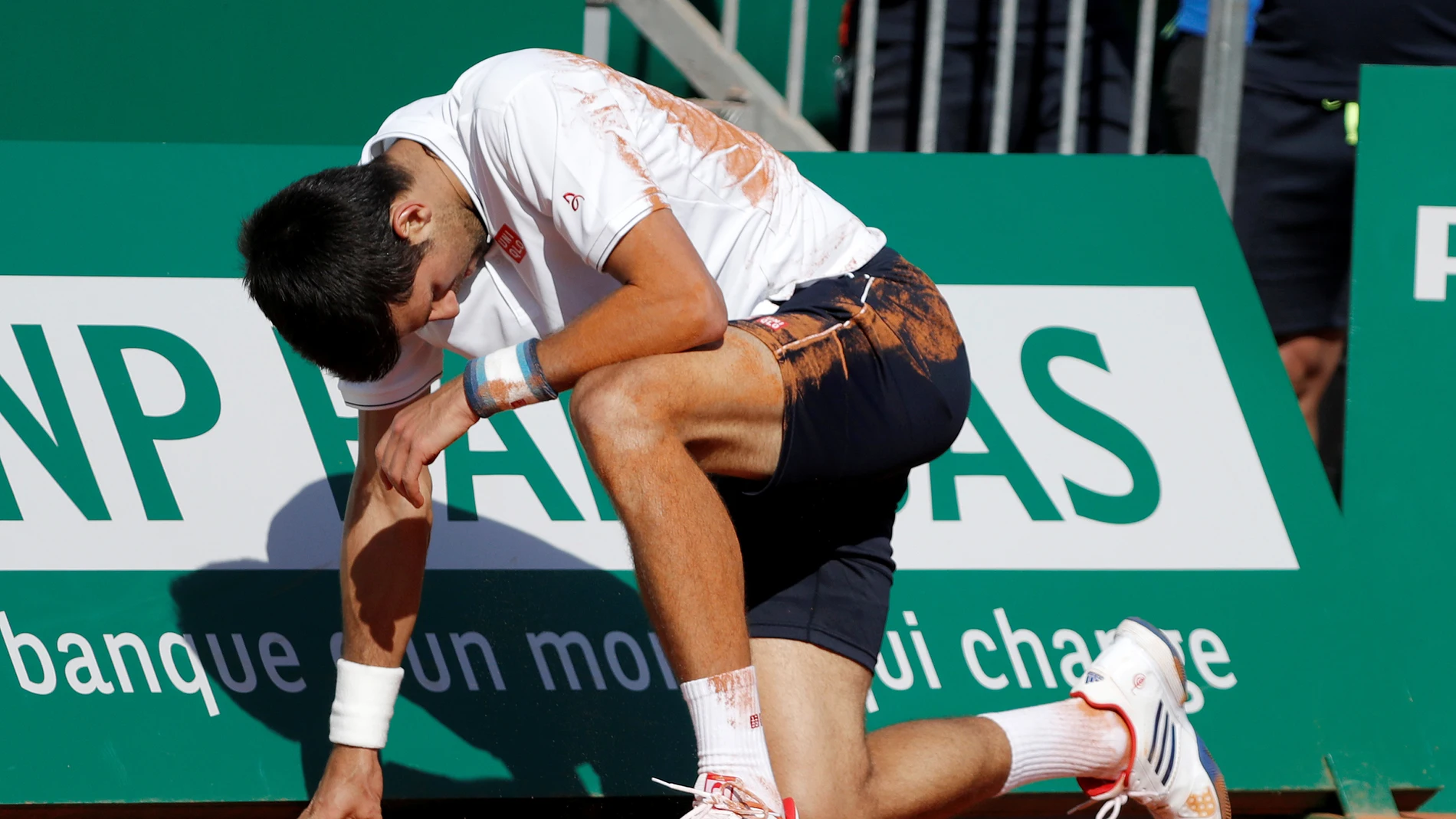 Novak Djokovic claudica ante Goffin Novak Djokovic claudica ante Goffin