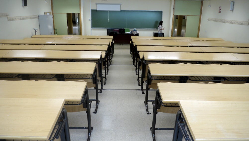 Imagen de archivo de un aula vacía