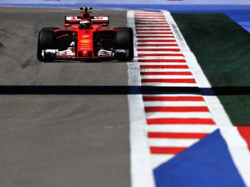 Kimi Raikkonen, sobre el trazado de Sochi con su Ferrari