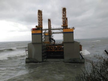 Plataforma a la deriva en Benalmádena