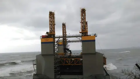 Plataforma a la deriva en Benalmádena Plataforma a la deriva en Benalmádena