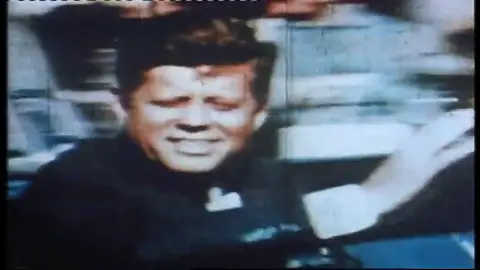 Frame 22.138666 de: Trump decidirá si desclasifica unos 3.600 documentos secretos sobre el asesinato de Kennedy Frame 22.138666 de: Trump decidirá si desclasifica unos 3.600 documentos secretos sobre el asesinato de Kennedy