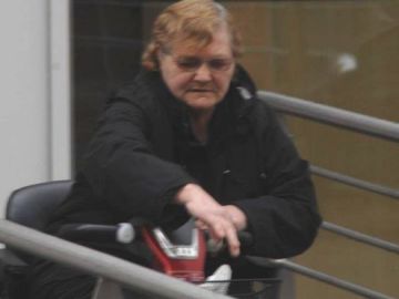 Una madre detenida por agredir a su hijo durante diez años y encerrarlo tres Una madre detenida por agredir a su hijo durante diez años y encerrarlo tres