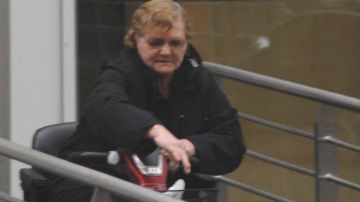 Una madre detenida por agredir a su hijo durante diez años y encerrarlo tres
