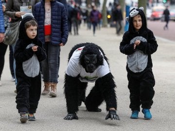 El 'Señor Gorila' completa la maratón de Londres seis días después