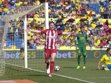 Gameiro celebra un gol ante Las Palmas